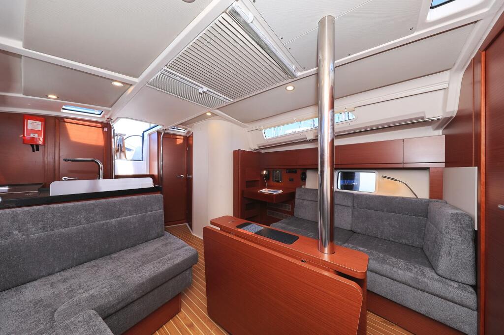 Hanse 388 Barcelona