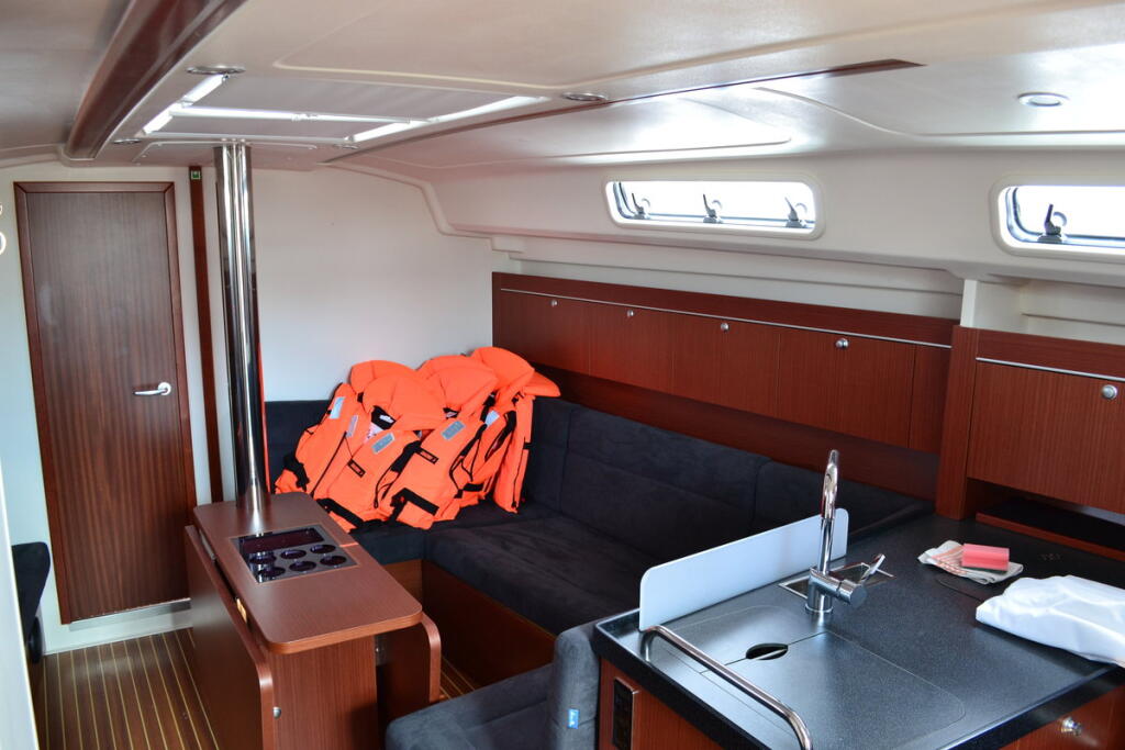 Hanse 415 Vega