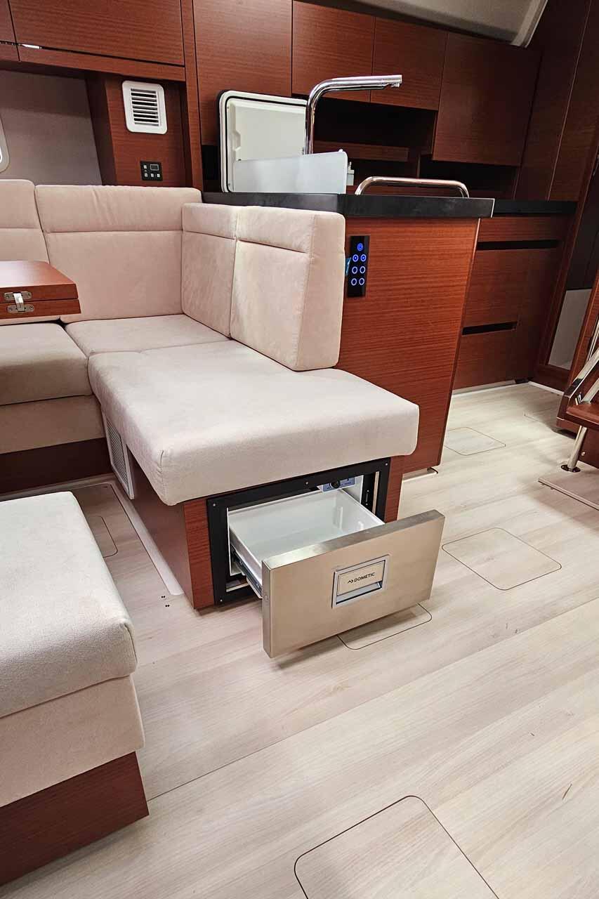 Hanse 458 Apple