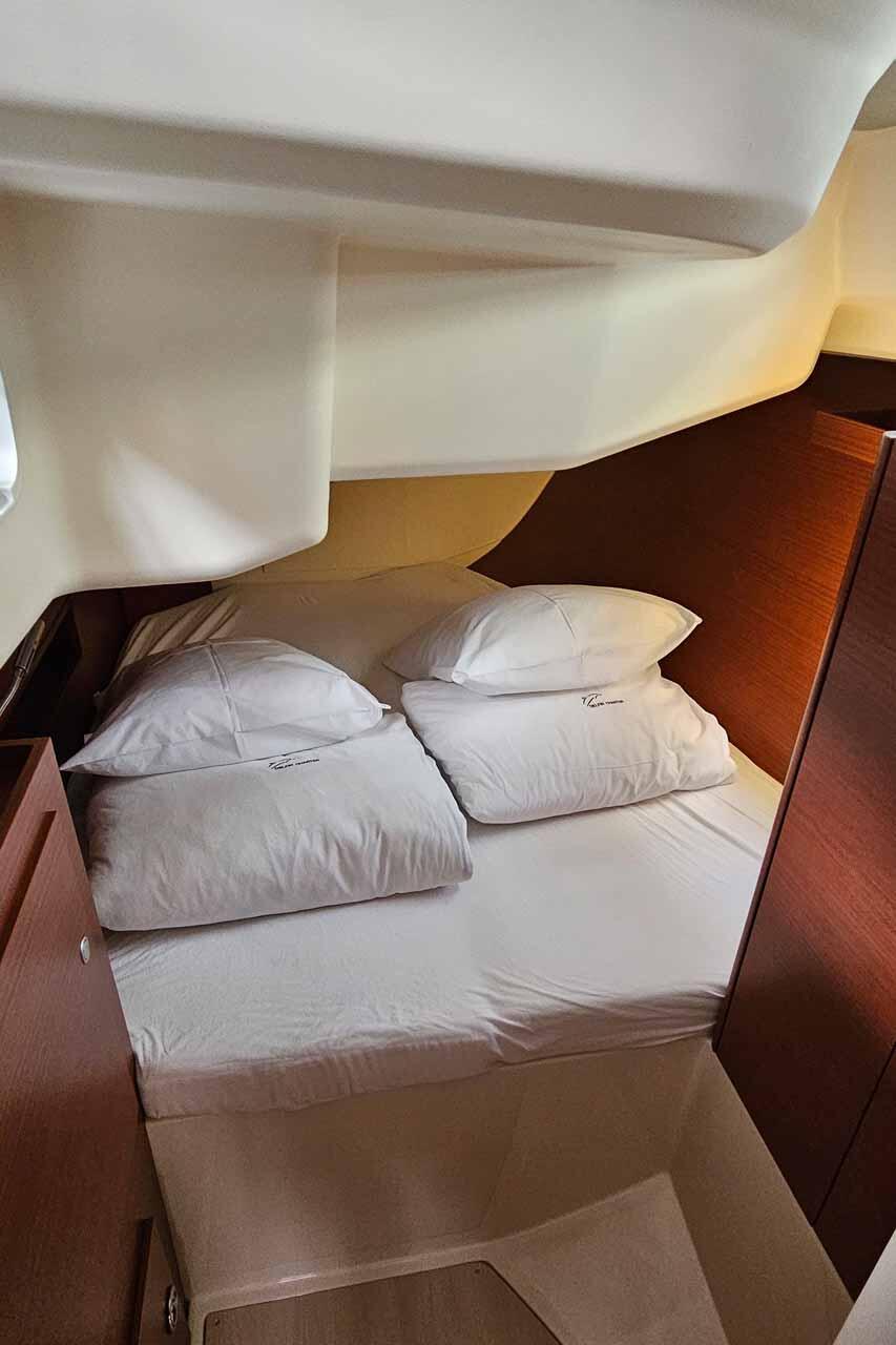 Hanse 458 Apple