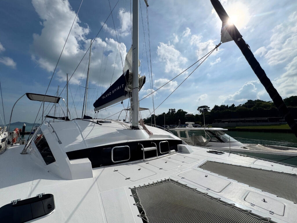Island Spirit 410 Gauthai