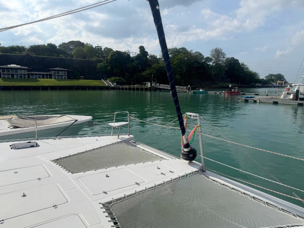Island Spirit 410 Gauthai