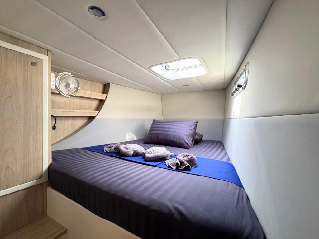 Island Spirit 410 Gauthai