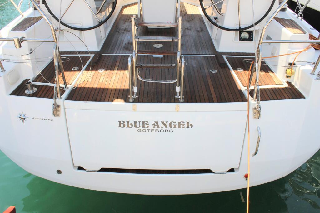 Jeanneau 54 Blue Angel