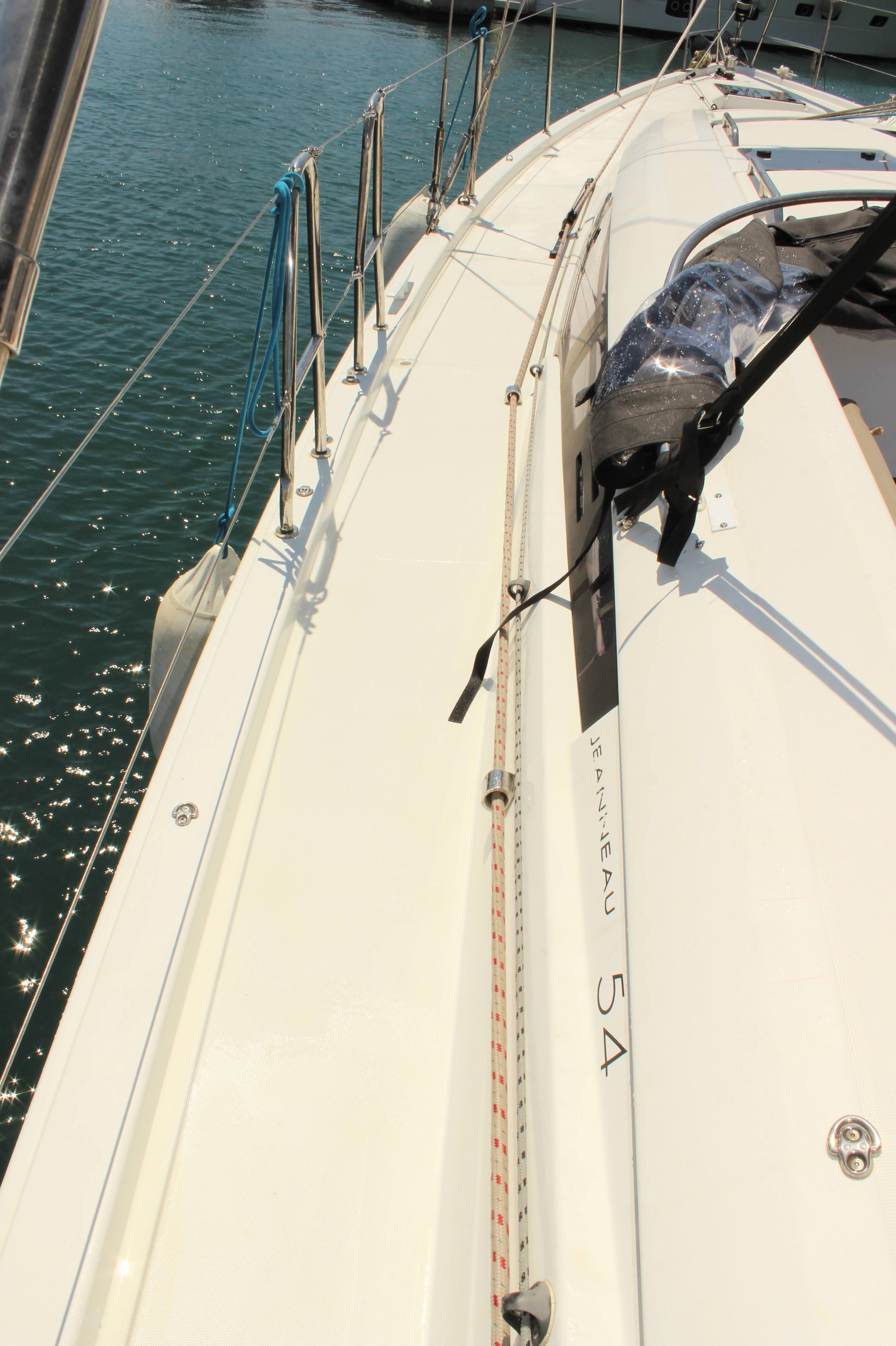 Jeanneau 54 Blue Angel