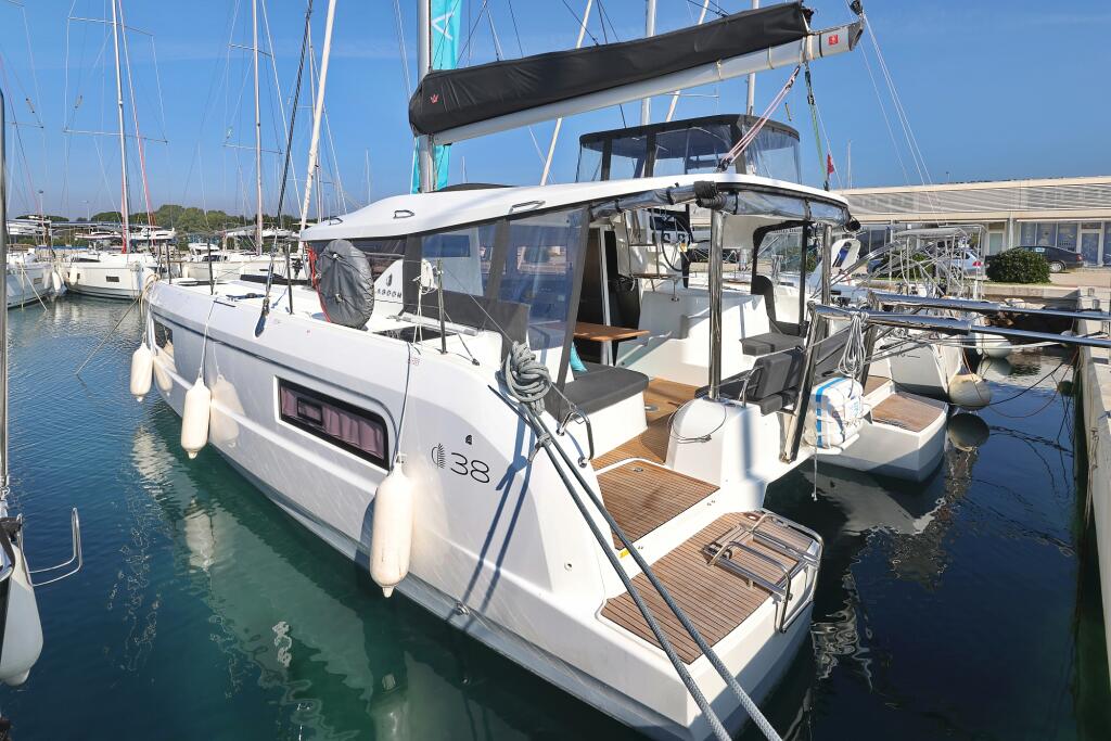 Lagoon 38 Nami