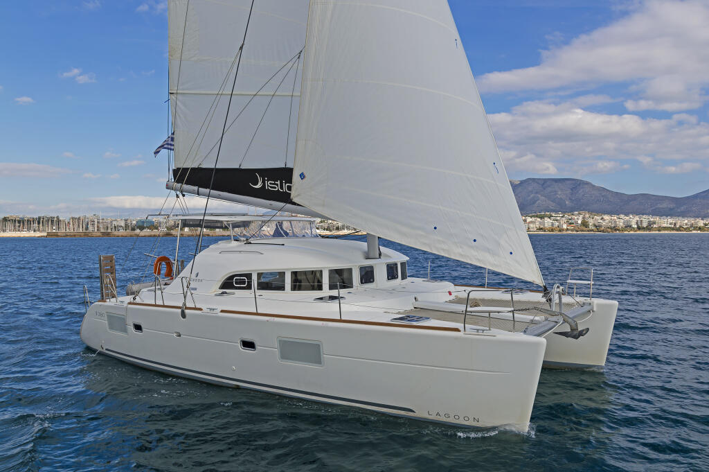 Lagoon 380 S2 Eleven