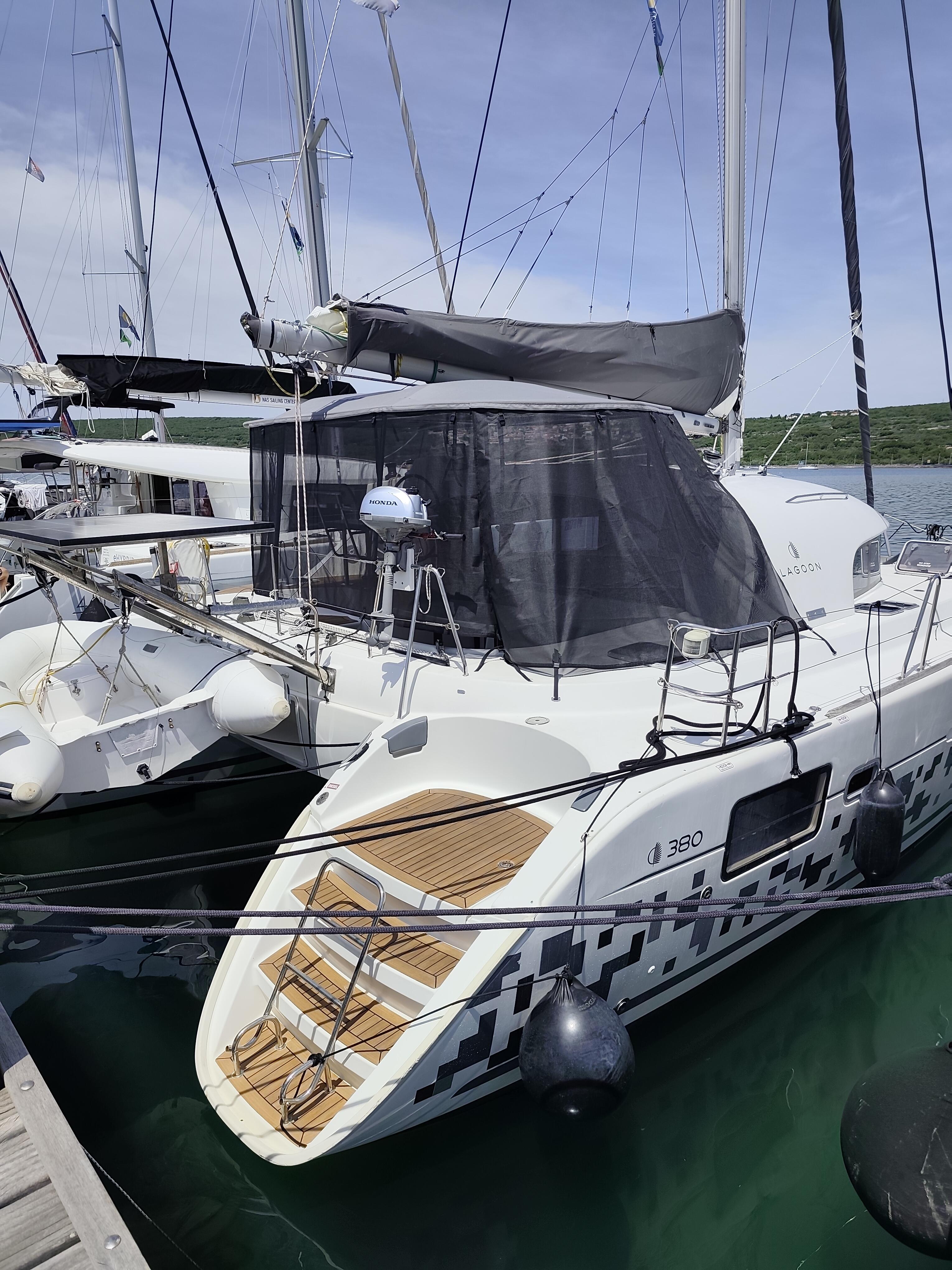 Lagoon 380 S2 Relax