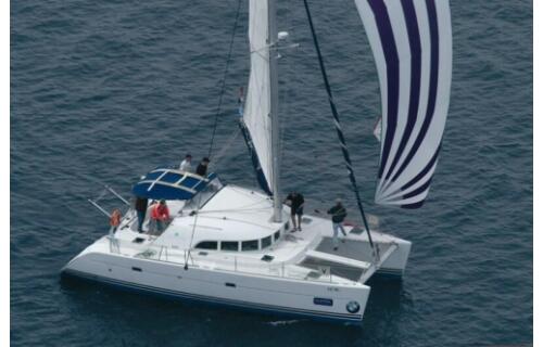 Lagoon 380 Ploto