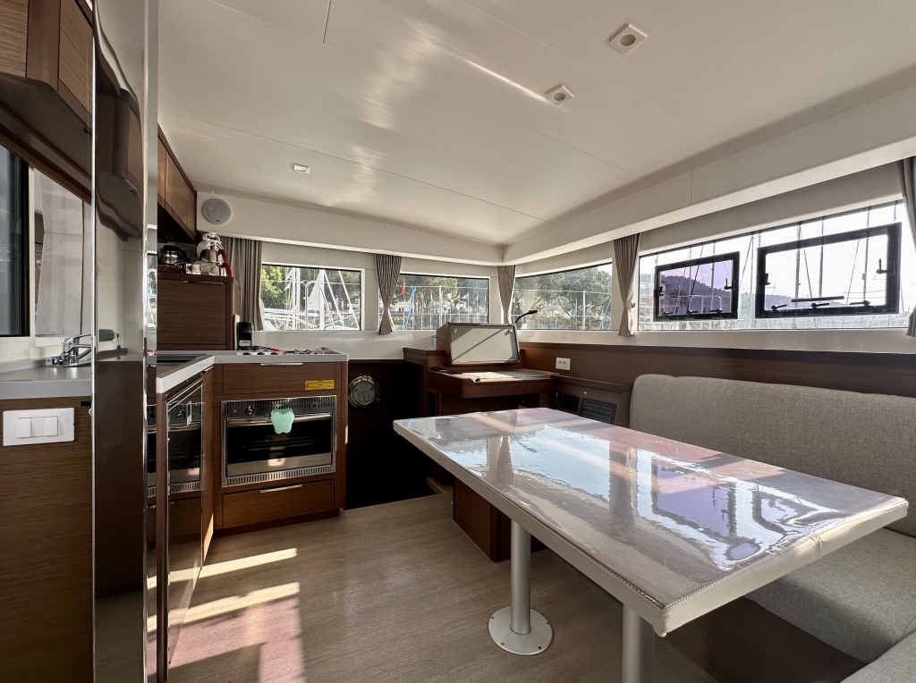 Lagoon 40 Sail Castor