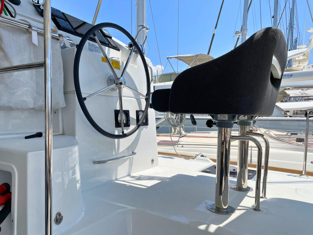Lagoon 40 Drifter