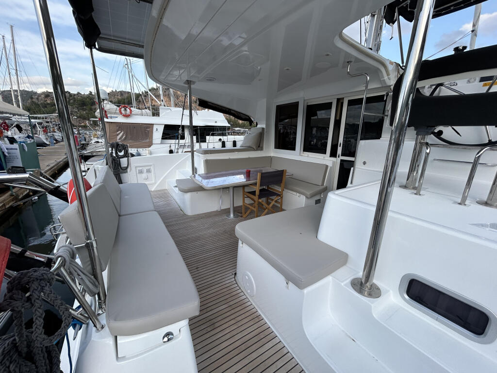 Lagoon 40 Sail Agena
