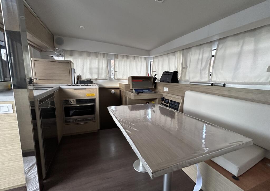 Lagoon 40 Sail Agena