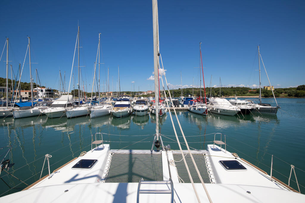 Lagoon 40 Yolo