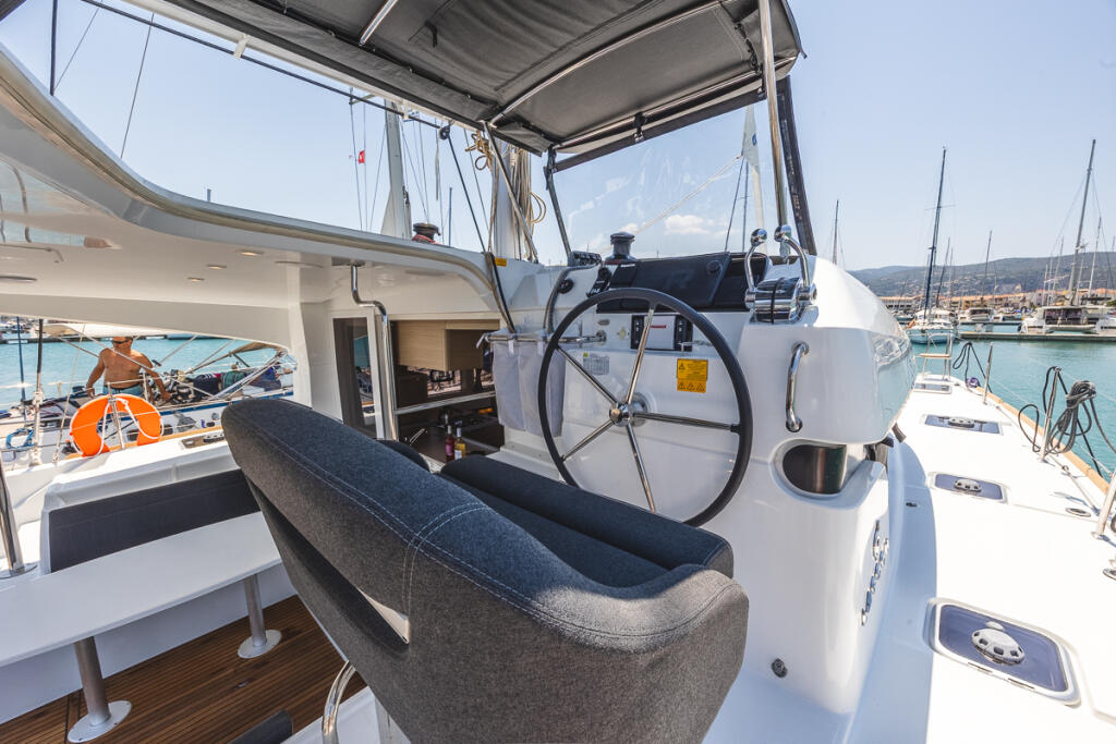 Lagoon 40 Deva