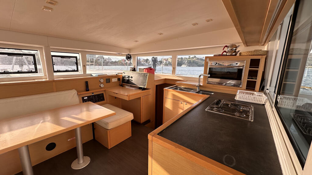 Lagoon 400 Santi