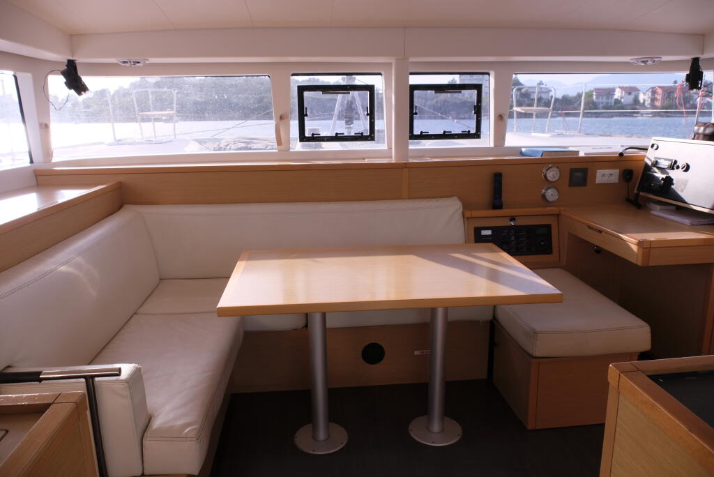 Lagoon 400 Santi