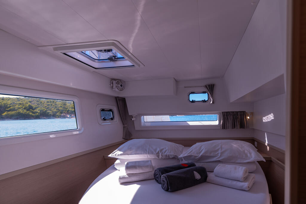 Lagoon 42 OW Find Us