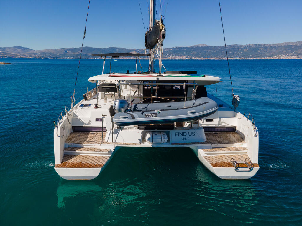 Lagoon 42 OW Find Us
