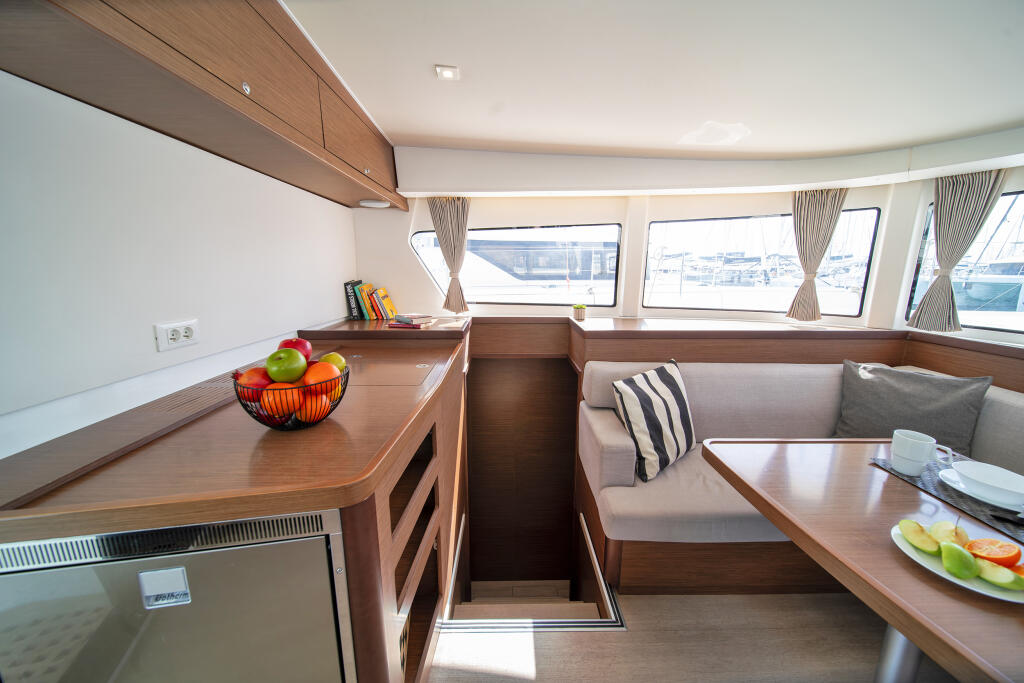 Lagoon 42 Karteria