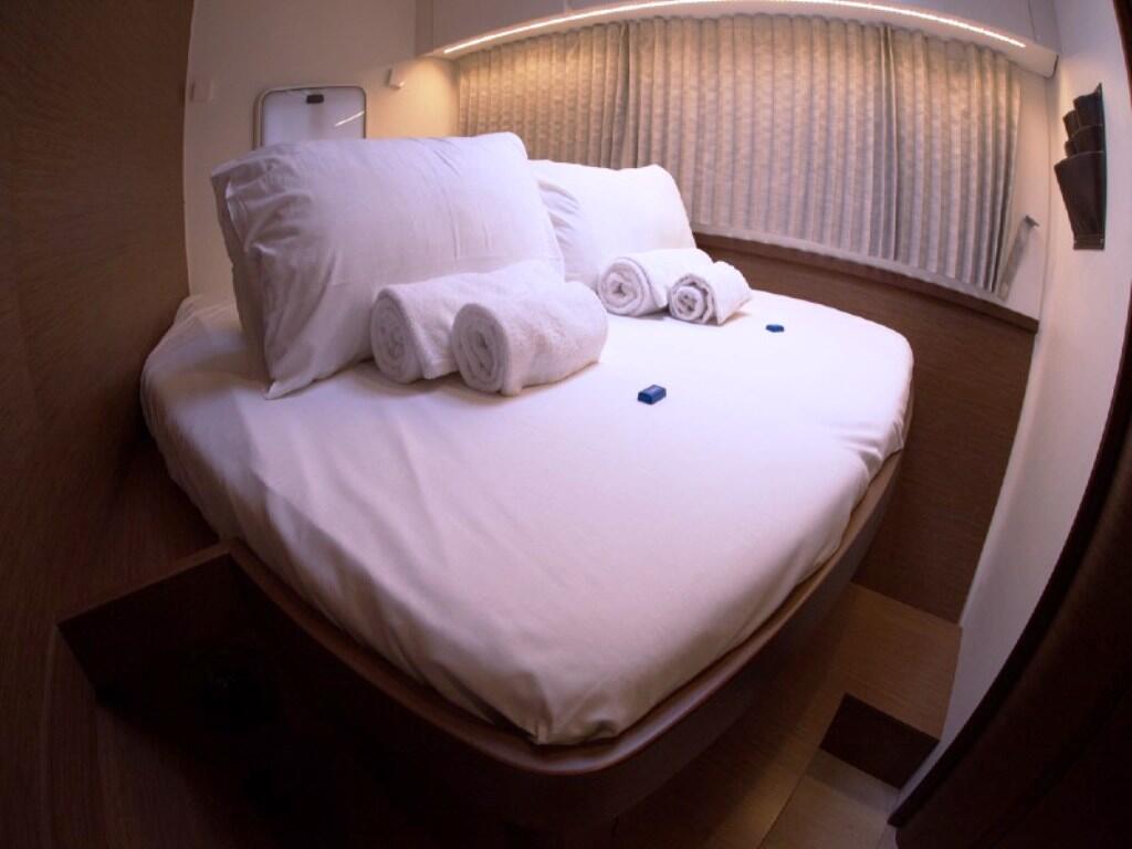 Lagoon 42 Stolos