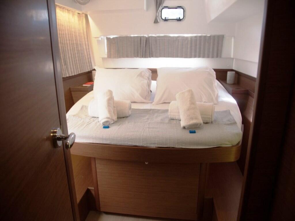 Lagoon 42 Stolos