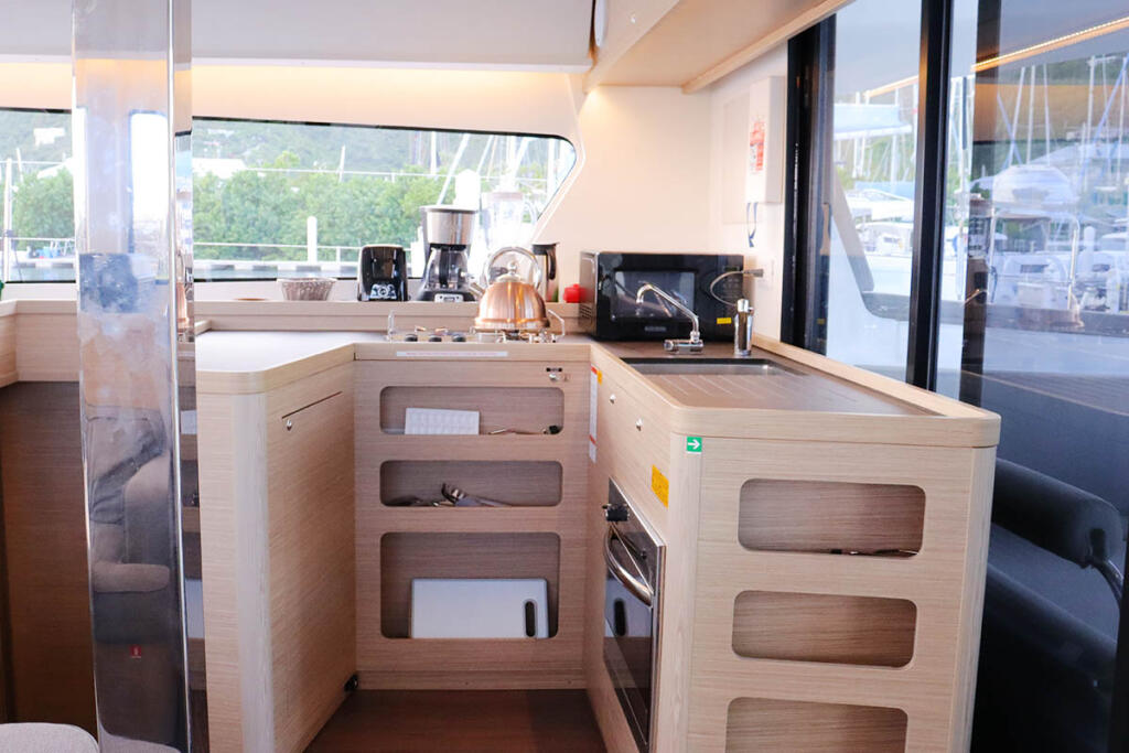 Lagoon 42 Odyssey_X
