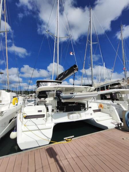 Lagoon 42 VIOLET