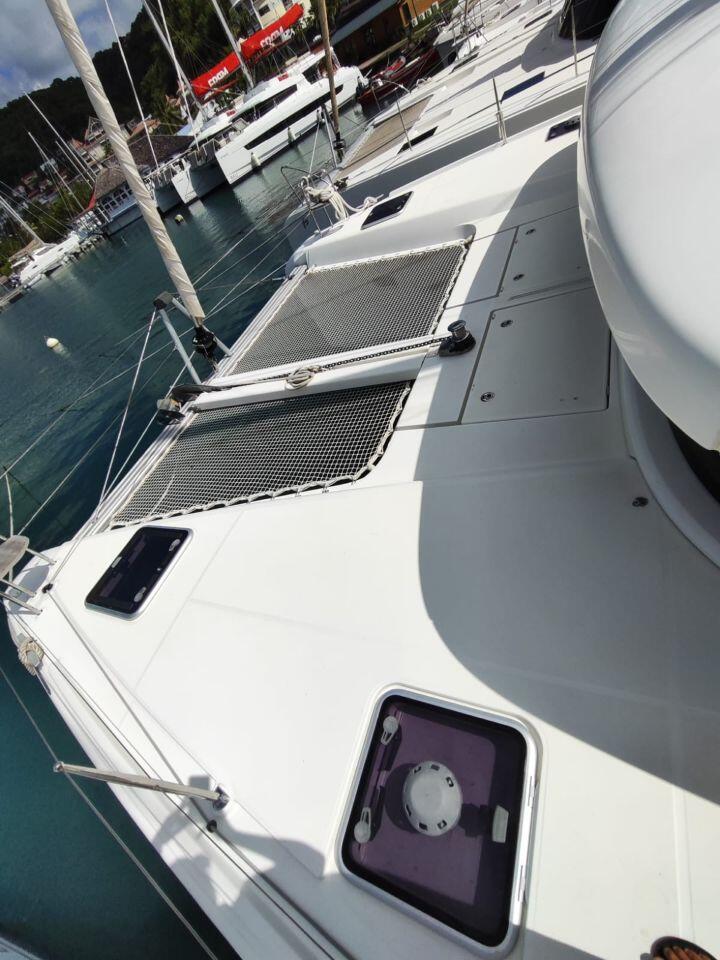 Lagoon 42 VIOLET