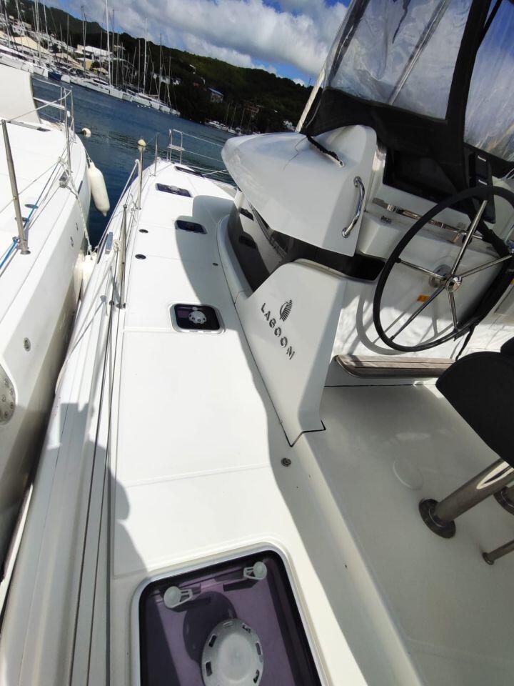 Lagoon 42 VIOLET