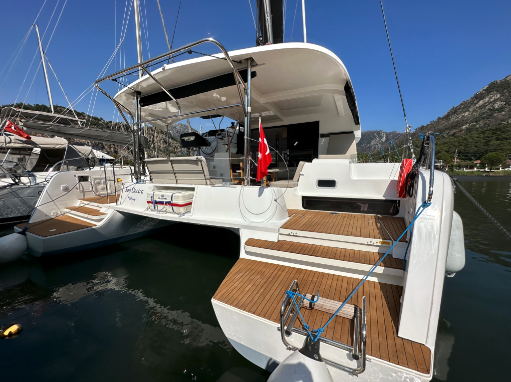 Lagoon 42 Sail Electra