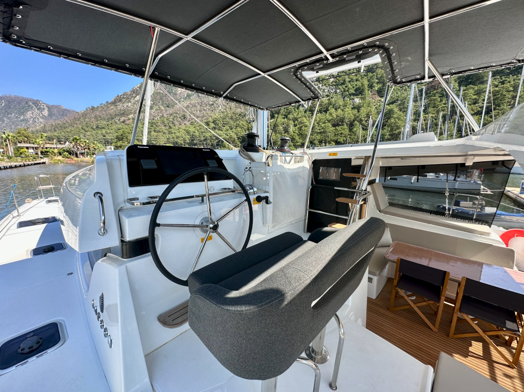 Lagoon 42 Sail Electra