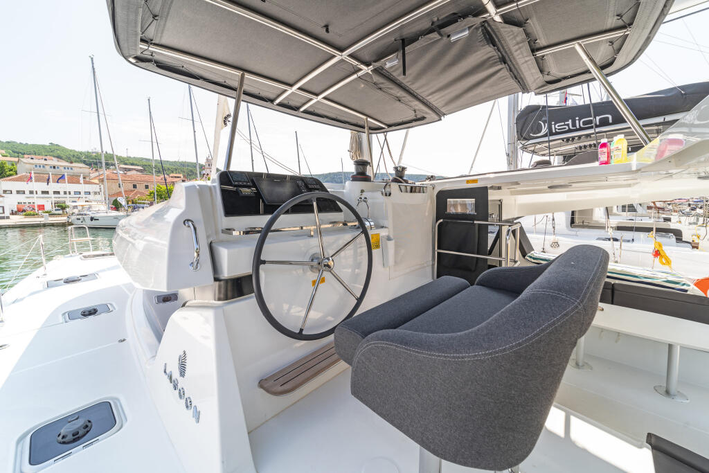 Lagoon 42 First Dance
