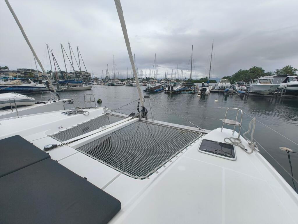 Lagoon 42 PERIWINKLE