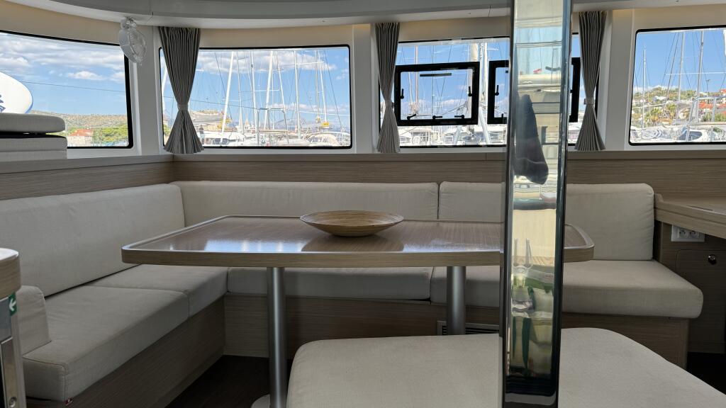 Lagoon 42 Skylight