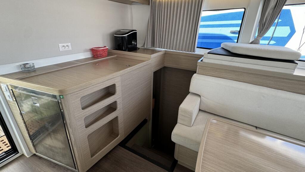 Lagoon 42 Skylight