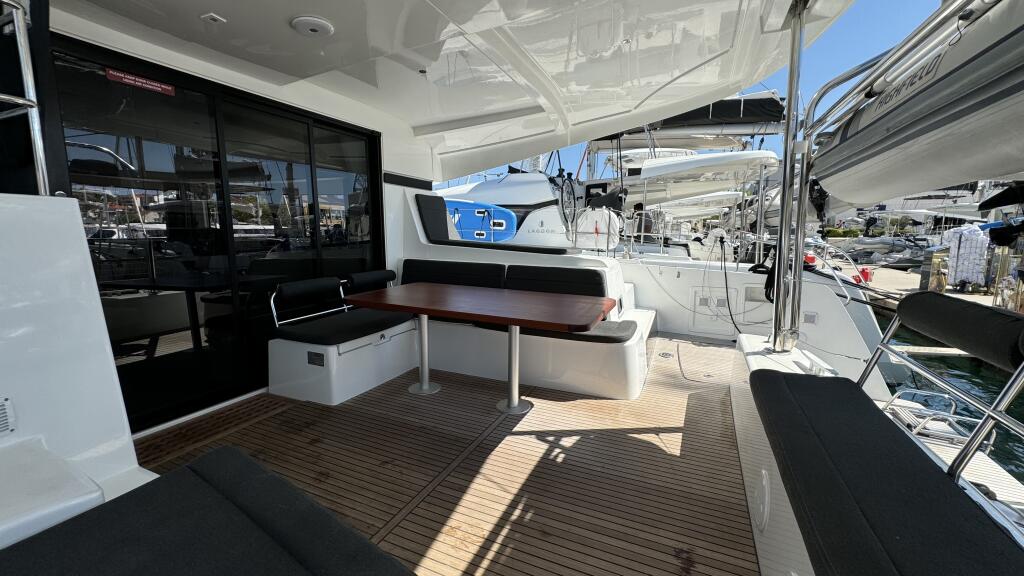 Lagoon 42 Skylight