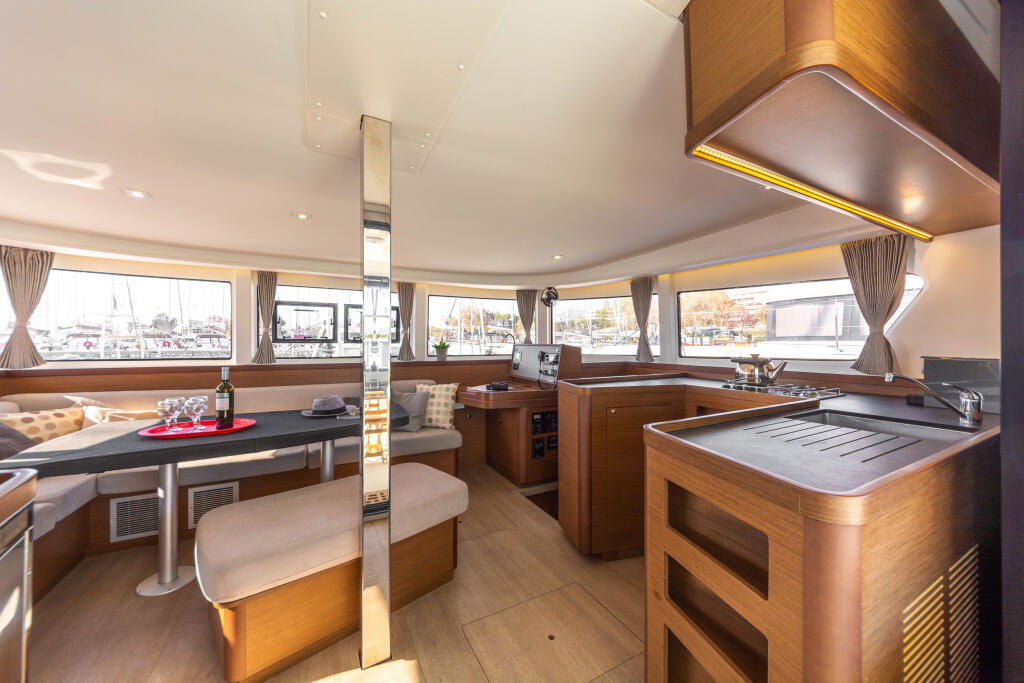 Lagoon 42 Marina IV