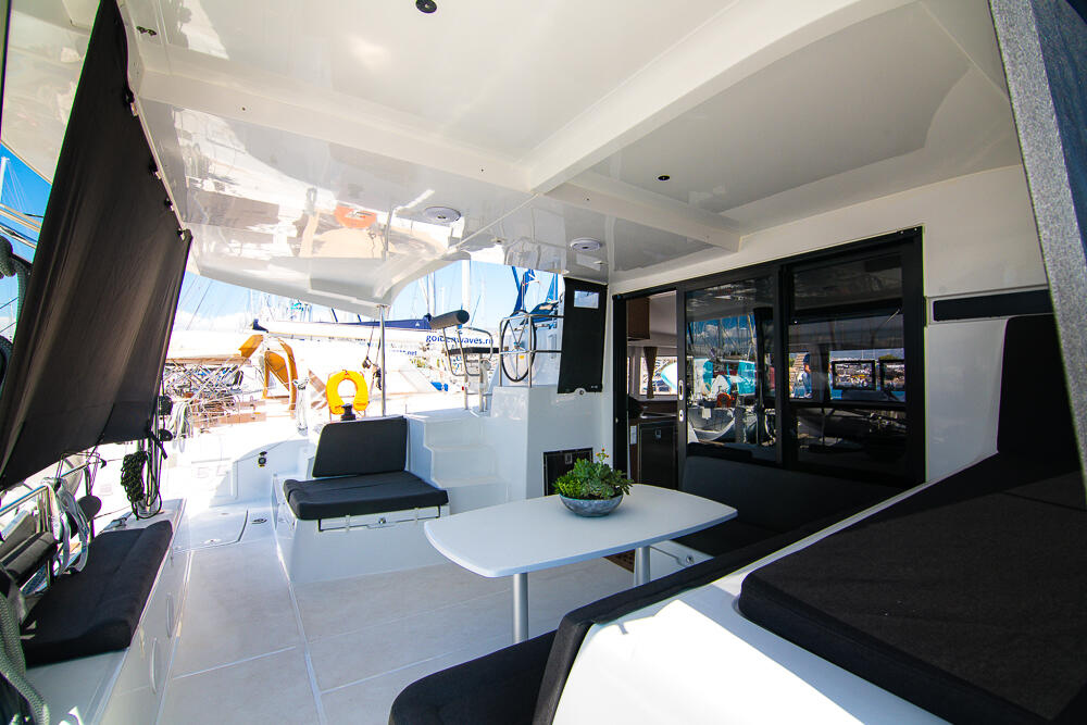 Lagoon 42 Blue Trident