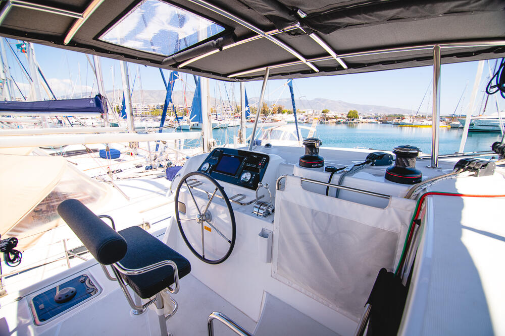 Lagoon 42 Blue Trident