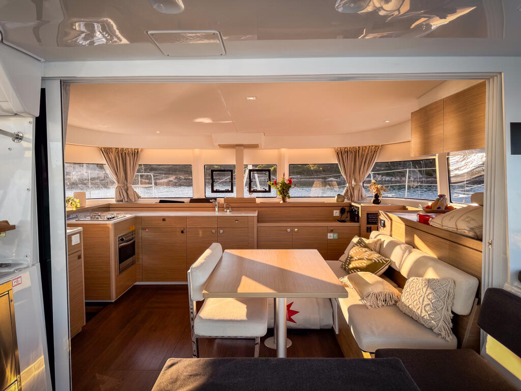 Lagoon 43 Fox