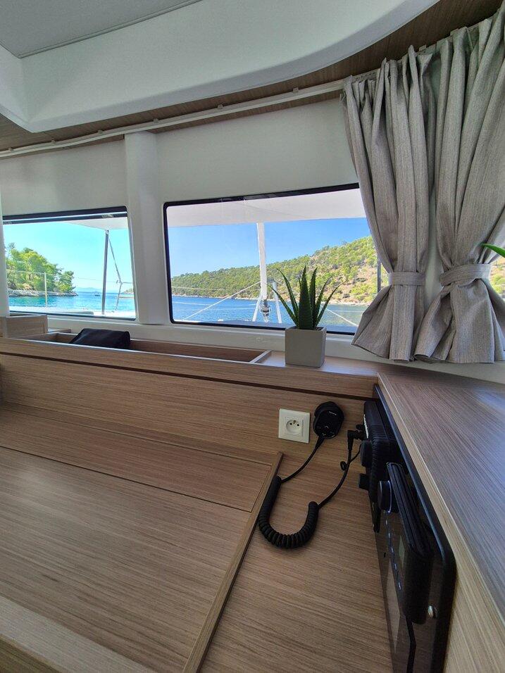 Lagoon 43 Stela