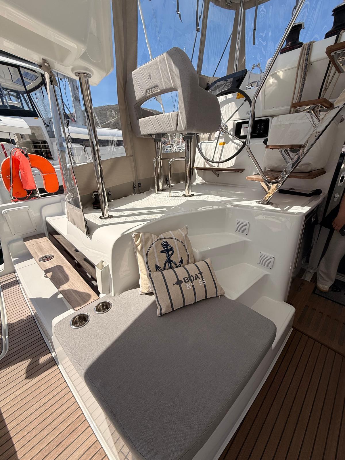 Lagoon 43 Happiness