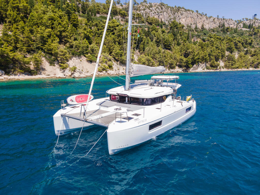 Lagoon 43 Find Us II