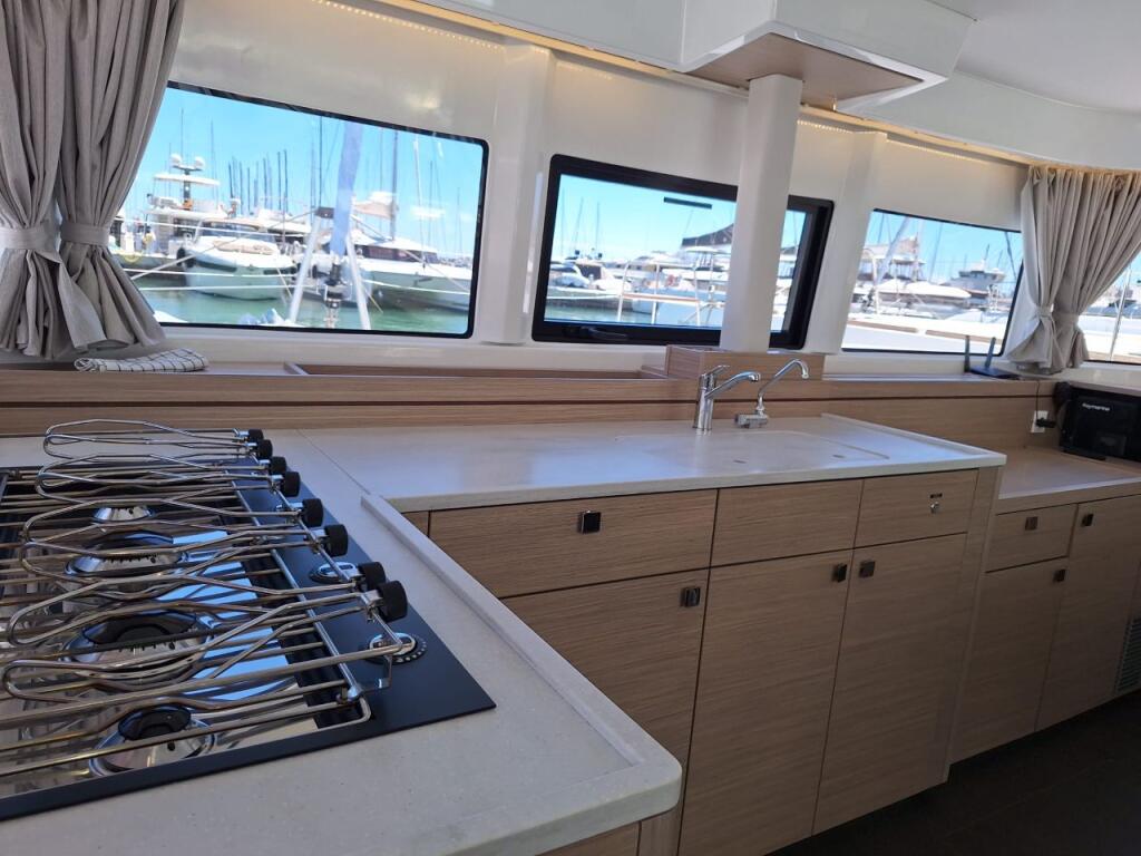 Lagoon 43 ALBA J