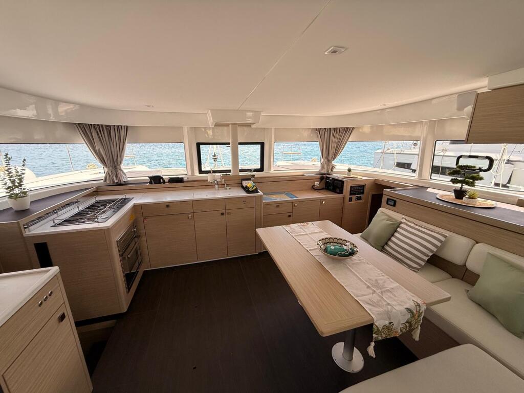 Lagoon 43 Dona