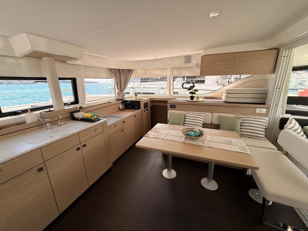 Lagoon 43 Dona