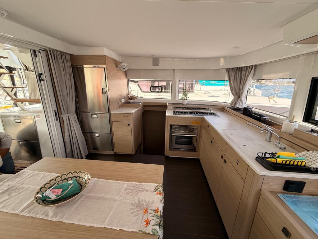 Lagoon 43 Dona