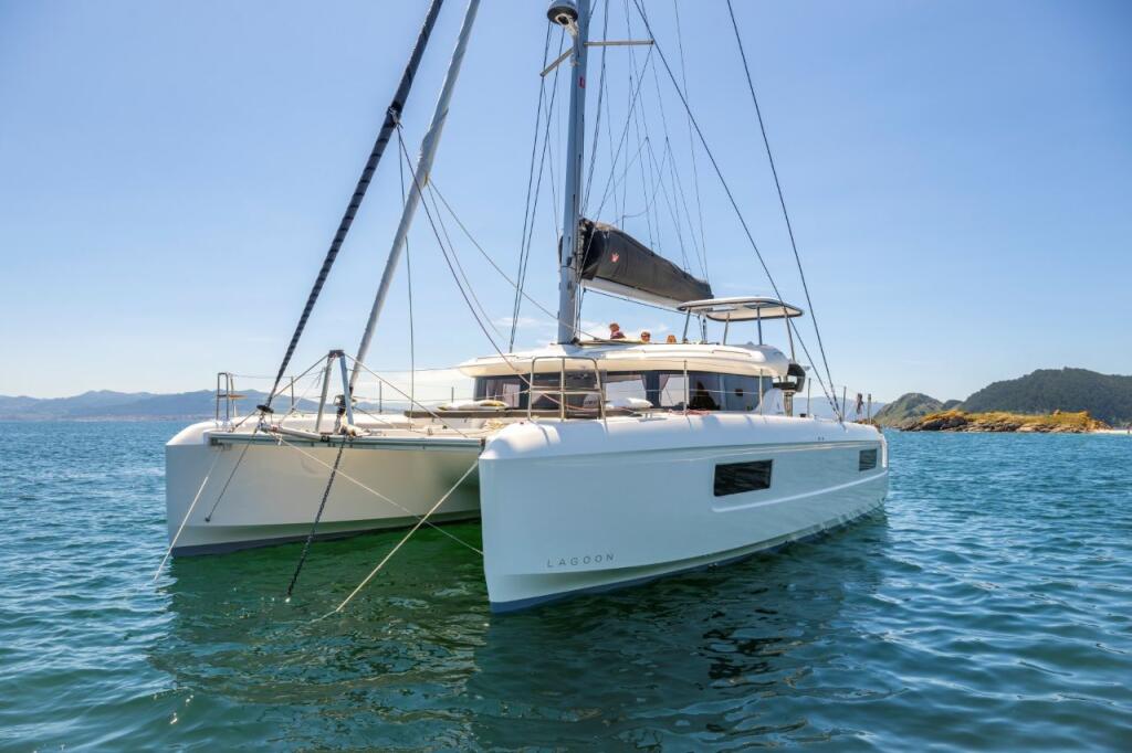 Lagoon 43 SKY CAT