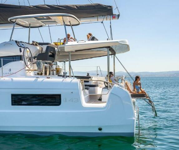 Lagoon 43 SKY CAT